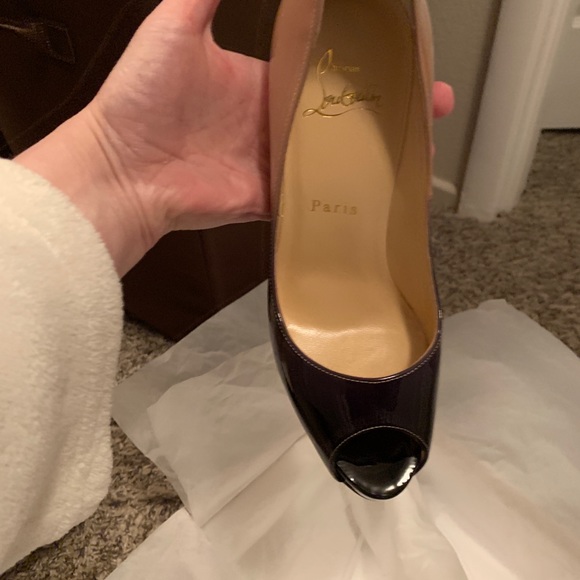 Christian Louboutin - Picture 5 of 5